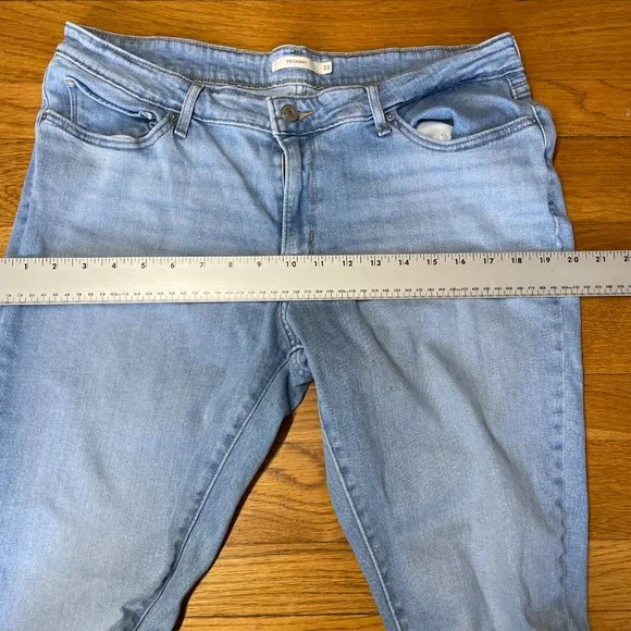 Levi's Women's Light Blue Skinny Jeans - Picture 5 of 11